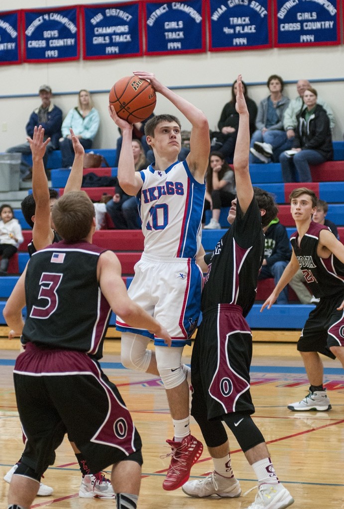 (Brendan Carl | The Daily World) Willapa Valley&rsquo;s Matt Pearson puts up a shot against Ocosta in a Pacific 2B League game at Tenoski Gym on Monday.