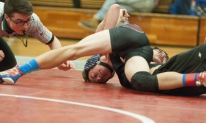 Three Harbor wrestlers win titles at Grizzly Invite
