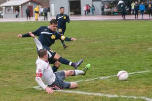 Aberdeen puts rival Hoquiam away in second half, 3-0