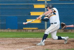 Wolves pack up Bobcats in baseball doubleheader