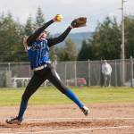 Eagles strike late to edge Hoquiam in softball