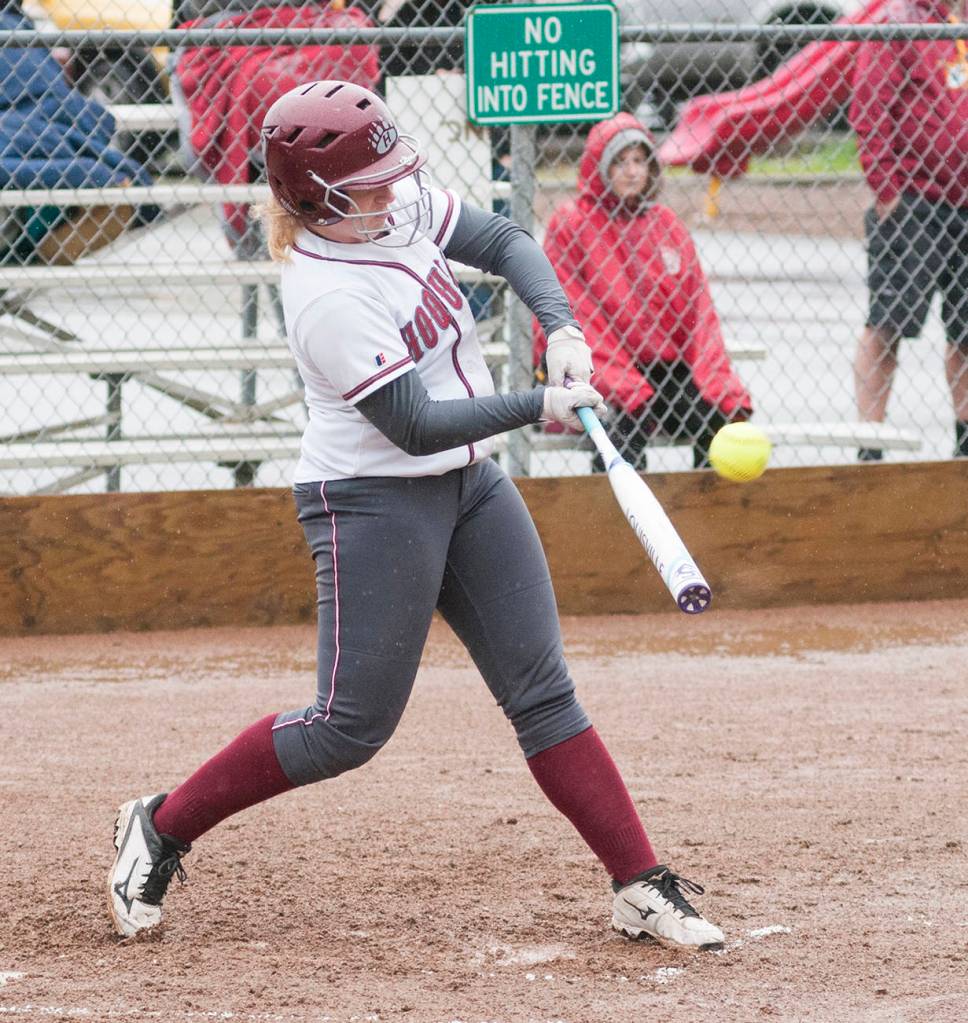 Hoquiam outlasts Montesano, 5-4