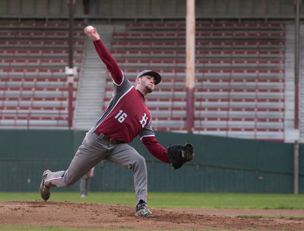 Hoquiam baseball clinches district berth, 8-5 over Elma
