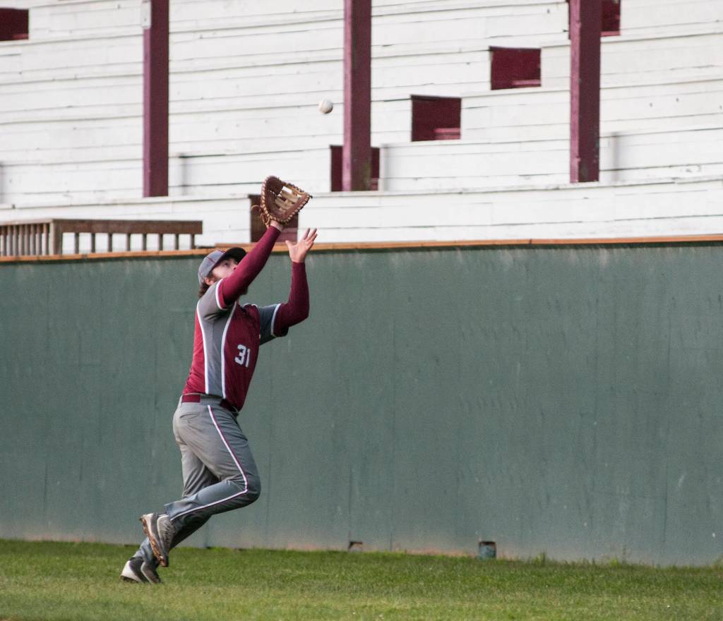 Hoquiam baseball clinches district berth, 8-5 over Elma