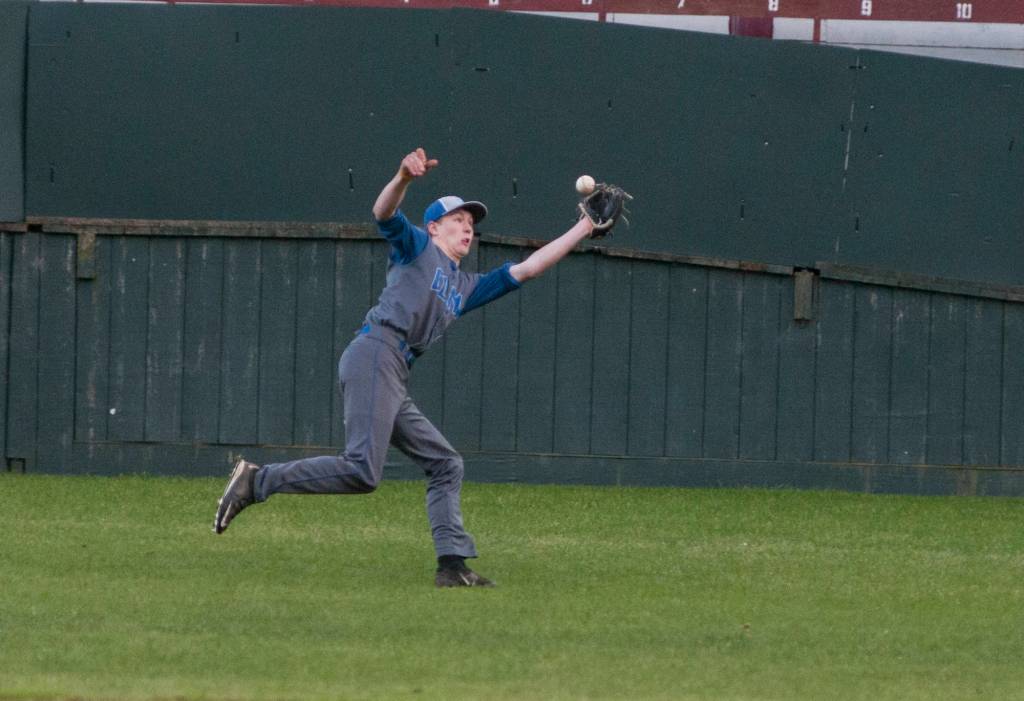 Hoquiam baseball clinches district berth, 8-5 over Elma