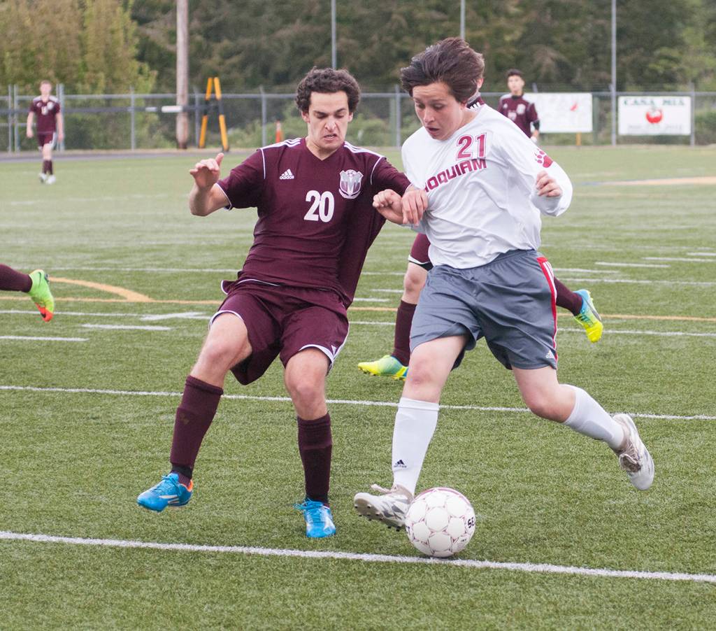 (Brendan Carl | The Daily World) Hoquiam&rsquo;s Jose Juarez and Montesano&rsquo;s Riccardo Marangon battle for the ball on Thursday.
