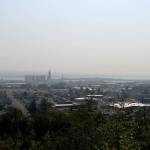 DAN HAMMOCK| THE DAILY WORLD                                A view of the smoke that&rsquo;s been trapped over Grays Harbor since Tuesday from Grays Harbor Community Hospital. At the time the picture was taken Thursday afternoon the temperature in Aberdeen was 92, in Hoquiam 86, and further south, 110 in Brooklyn. In the east county, Elma was at 102. The smoke came from massive wildfires in British Columbia and is expected to hang around through at least Saturday, according to the National Weather Service. The area heat advisory is expected to be lifted by 10 p.m. Thursday, and temperatures are expected to drop to the mid 70s by Friday.