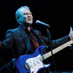 Glen Campbell, country-pop singer and TV personality, dies at 81