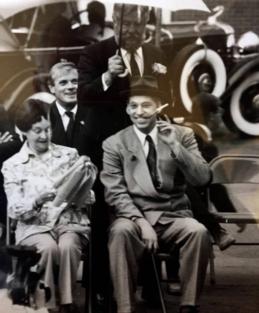 Scott Larsen photo collection                                 Scott Larsen portrays President Franklin D. Roosevelt in downtown Portland in 1987.