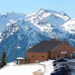Ken Lambert | Seattle Times                                 The federal proposal increases fees from $25 to $70 per vehicle to visit Mount Rainier and Olympic national parks beginning next spring. Hurricane Ridge (pictured) would be affected as part of Olympic National Park.