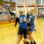 Elma girls crunch Hoquiam in district semis