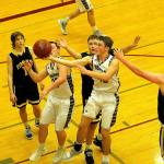 Monte boys dominate Forks stay alive at district