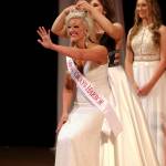 (Keith J. Krueger) 2017 Miss Grays Harbor Ariana Barre places the crown on 2018 winner Kuinn Karaffa, culminating the annual pageant on Saturday.