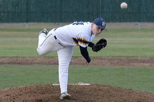 Chehalis pulls away from Aberdeen in baseball