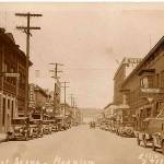 Roy Vataja Collection                                 Diamonds and dentists, diners and drug stores could all be found on Hoquiams Simpson Avenue (formerly I Street) in the 1920s. Visible in this Ellis photo are Fred Rowes jewelry store and Dr. Robinsons optometry clinic, Washington Gas and Electric Co. and Heikels Drug Store, with George Emersons Hotel looming high above them all.
