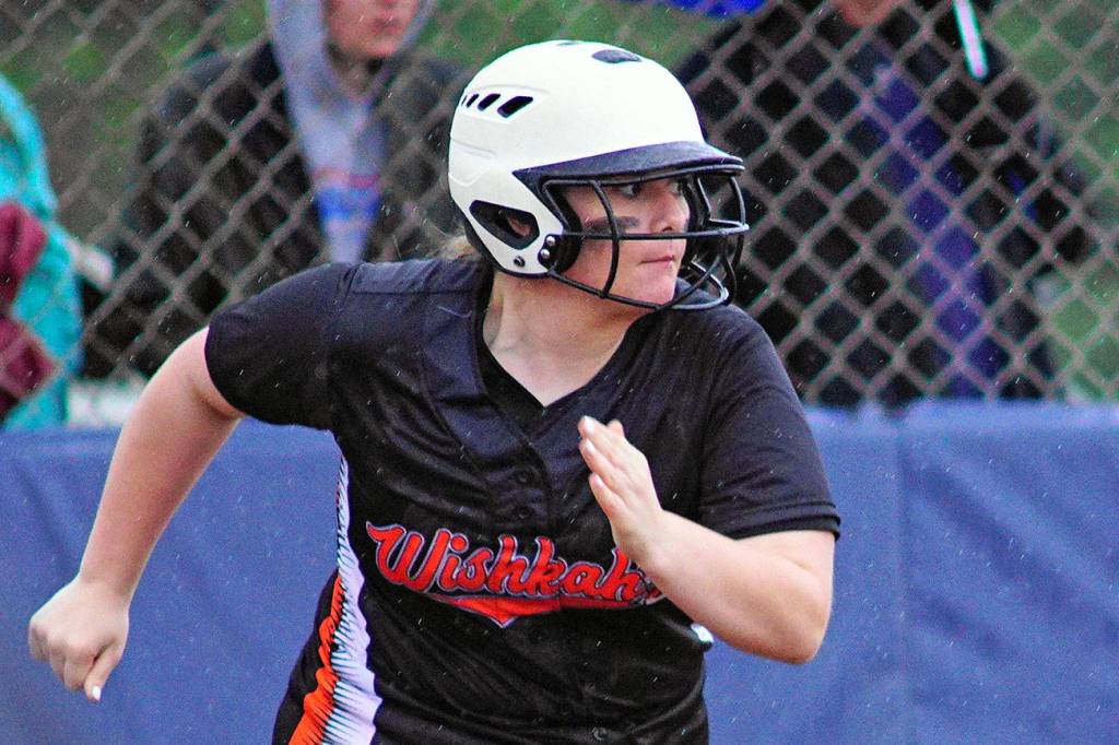 Prep Roundup: Wishkah Valley softball beats Naselle to claim 2B Coastal League title