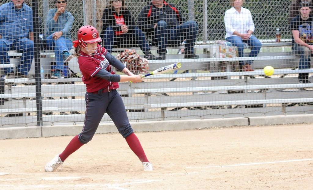 Softball Districts Roundup: Montesano, Pe Ell-Willapa Valley advance to championship games