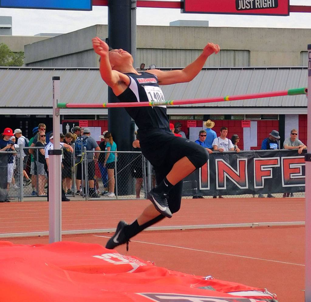 Raymond’s Freeman and Thepsoumphou, North Beach’s Blankenship and Poplin win state titles