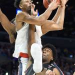 Gonzagas Jonathan Williams battles for a rebound with Florida States Terance Mann during the second half in an NCAA Tournament regional semifinal at Staple Center in Los Angeles on Thursday, March 22, 2018. (Wally Skalij/Los Angeles Times/TNS)