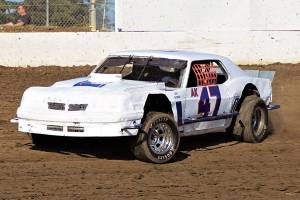 Racing heats up in Elma