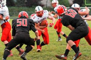 Prep Football Roundup: Blowout in Elma, barn-burner in Raymond highlight Week 3 games