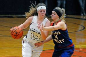 Ocosta wins battle of Pacific League undefeateds