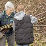 Montesano students continue tradition of planting trees along Discovery Trail in Centralia