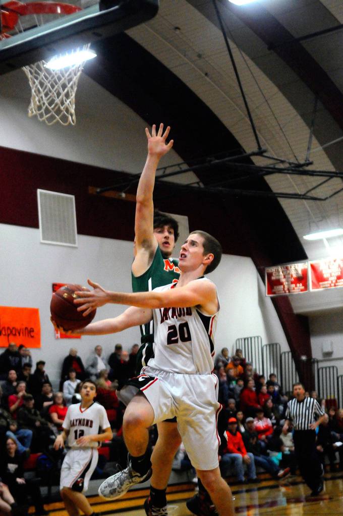 Raymonds Carl Enslow attempts a layup in the third quarter against Morton-White Pass on Tuesday. (Hasani Grayson | Grays Harbor News Group)