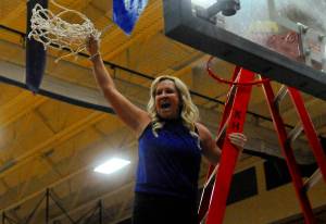Saturday Girls Prep Basketball Playoffs: Elma cuts the nets after winning district title
