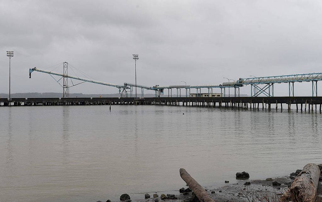 DAN HAMMOCK | GRAYS HARBOR NEWS GROUP                                The dock and conveyer at Terminal 3 at the Port of Grays Harbor.