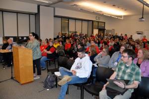 (Louis Krauss | Grays Harbor News Group) Student parent Veronica De Alba Cruz speaks at the Aberdeen School Board meeting Tuesday.