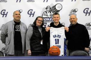 Aberdeen’s Ben Dublanko, Dillen Espana sign National Letters of Intent