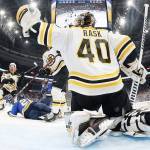 Blues get even with 4-2 win over Bruins in Game 4