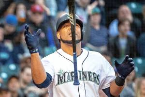 Mariners trade Edwin Encarnacion, cash to Yankees