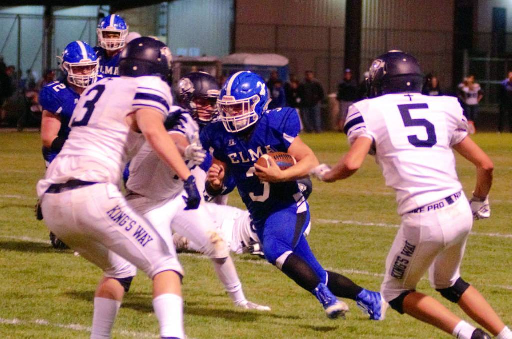 Elmas Brady Shriver runs for a 57-yard touchdown during Fridays game against Kings Way Christian in Elma. (Photo by Sue Michalak Budsberg)