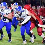 Prep Football Roundup: Elma struggles in loss to Castle Rock