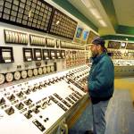 Greg Gilbert/Seattle Times                                  Control-room operator Perry Farmer checks controls at the No. 1 generator at the states only coal-fired steam plant, in Centralia. Plant owner TransAlta reached a deal with the state to shut down the plant. One burner will go cold in 2020 and the other by 2025.
