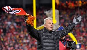 John Sleezer | Kansas City Star/TNS                                 Hall of Fame quarterback Joe Montana fires up the crowd during a break in the AFC Championship game on Sunday, Jan. 20, 2019 at Arrowhead Stadium in Kansas City, Missouri.