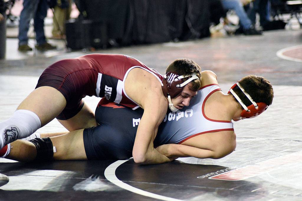 Friday Roundup: Local wrestlers advance to second day of Mat Classic