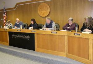 Michael Lang | Grays Harbor News Group                                 The Grays Harbor Board of County Commissioners holds a workshop Tuesday, Feb. 25, 2020, in Montesano. Seated from left are Jenna Amsbury, clerk of the court; Commissioner Wes Cormier; Commission President Vickie Raines; Commissioner Randy Ross; Norma Tillotson, deputy prosecuting attorney; and Tracey Munger, civil deputy prosecuting attorney.