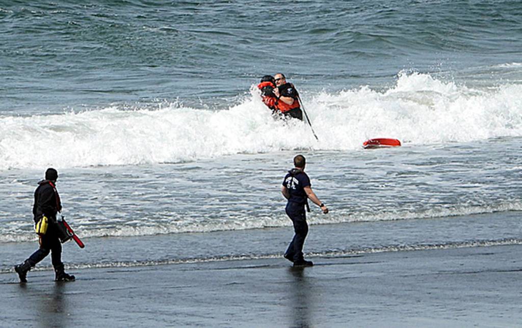 Two rescued from surf in Ocean Shores