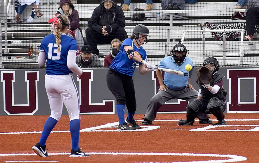 DAN HAMMOCK | GRAYS HARBOR NEWS GROUP                                 Adnas Skye Snow takes a cut against Elma pitcher Quin Mikel.