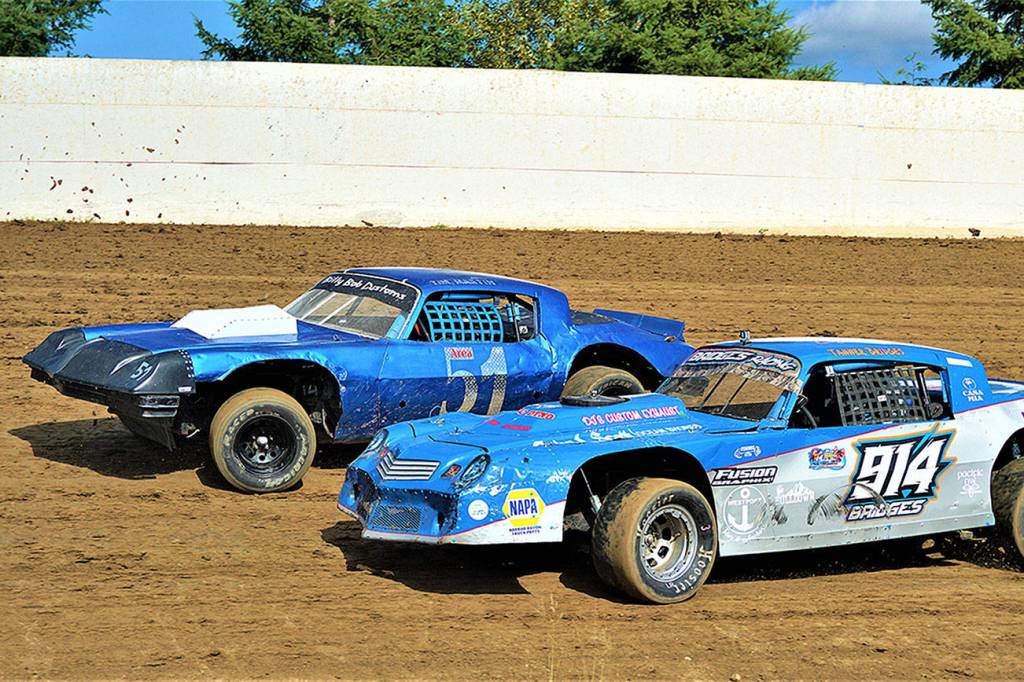 Busy day as five classes compete at Grays Harbor Raceway