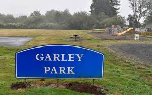 DAN HAMMOCK | THE DAILY WORLD                                 Garley Park in south Aberdeen will get more than 850 feet of fencing on its way to becoming the citys first ever dog park.