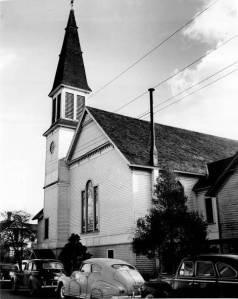 One of the boldest hold-ups ever reported took place in front of the Congregational Church, at the (S.W.) corner of H and First Streets in Aberdeen in 1910.