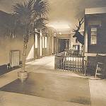 The vaguely creepy and unsettling second floor hallway of the Aberdeen General Hospital at the NW corner of Heron and Broadway, circa 1905. Built as a private home, it was purchased in 1900 by Dr. Paul Smits who transformed it into a hospital. After Smits’ death in 1916, it became the King Hotel which it remained until the building was razed to make way for the J.C. Penney’s store in 1939. (Aberdeen Museum Collection)