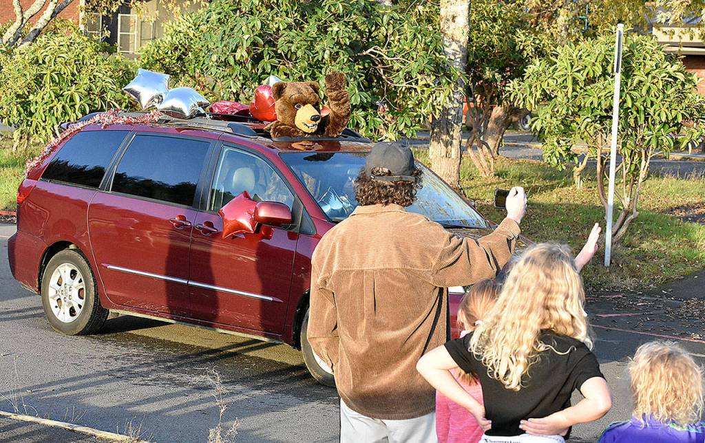 (Richelle Barger) The HHS Grizzly mascot