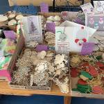 Kat Bryant | The Daily World 
The Cosi Art Center provided numerous options for visitors to decorate tree ornaments during its workshop on Saturday.