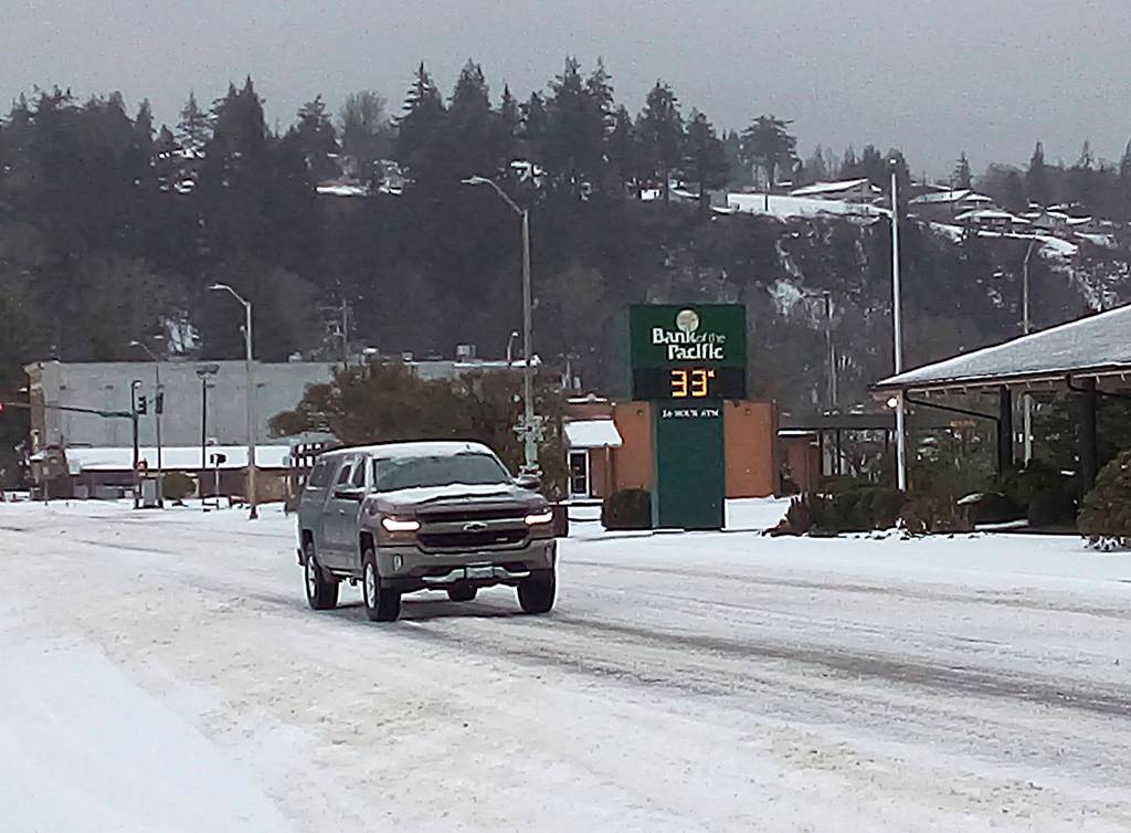 David Haerle / The Daily World
Hoquiam and the rest of Grays Harbor woke up to chilly temperatures and blanket of snow Saturday morning.