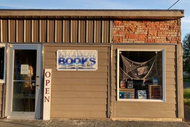 Harbor BOOKS in their new Hoquiam store. Photo provided by Melinda Einander